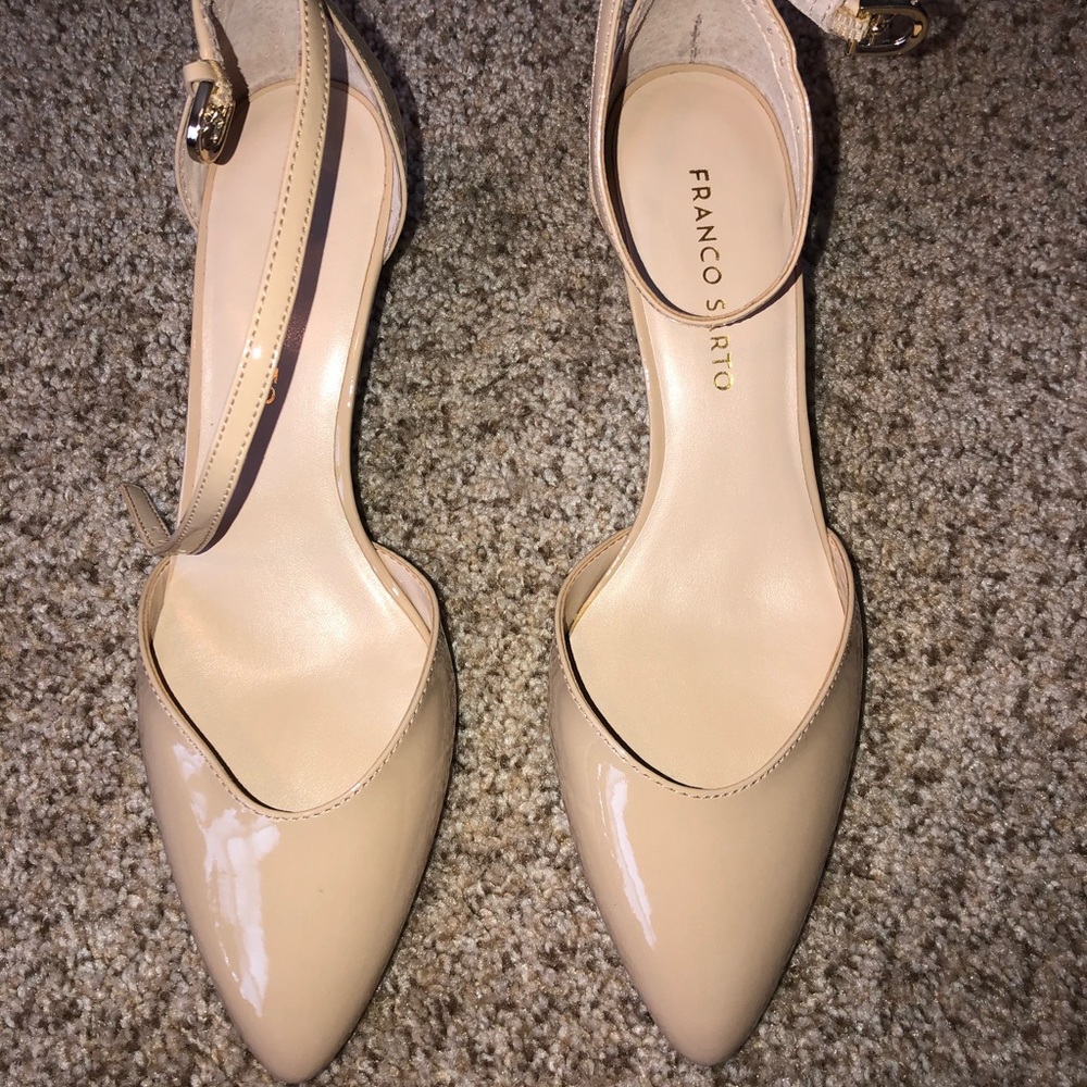 Women Tan Patent Leather Mary Jane